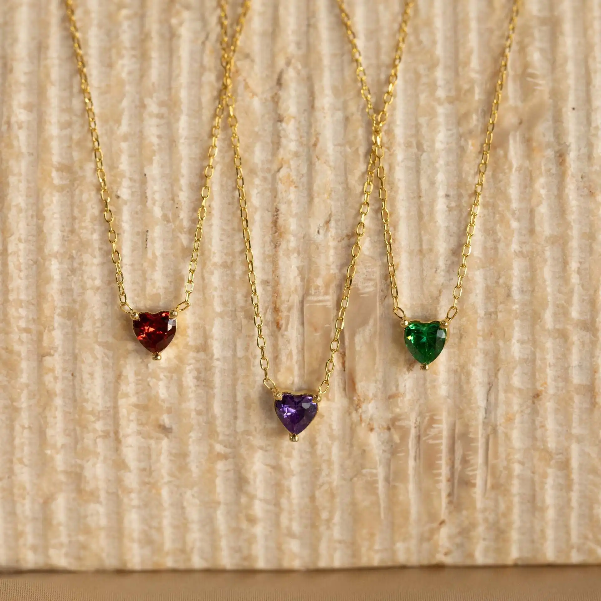 Nouveaux cadeaux de Saint-Valentin collier de diamants pour femmes plaqué or coeur émeraude pierre de naissance collier vert cubique coeur pendentif collier