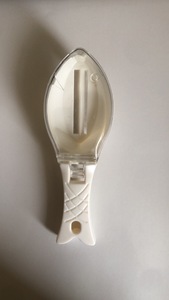 Nouveautés : Écailleur de poisson en plastique rapide avec couvercle, Éplucheur de poisson - Product Image 5