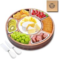 360 °   Juego Giratorio para Quesos y Charcutería de 13.5 Pulgadas (34.3 cm) de Acacia con Enfriador de Pizarra Integrado, 3 Tazones de Cerámica y 2 Cuchillos para Queso