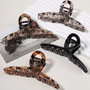 Pinza de Pelo Vintage con Estampado de Leopardo, Diseño Cruzado Grande, Pinza de Pelo con Puntos, Accesorio de Pelo Elegante de Plástico Brillante - Product Image 4