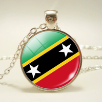 Collier léger avec pendentif drapeau de la Croatie, ajustable, en alliage, avec cabochon en verre brillant, série drapeaux des pays
