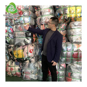 Ukay Pacas 45kg 100kg Ropa de verano usada Pacas VIP Ropa de segunda mano - Product Image 1