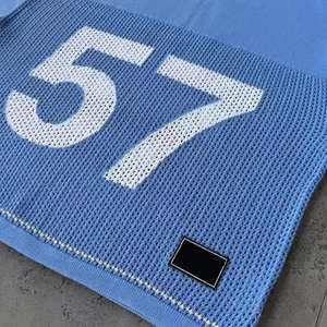 กางเกงฟุตบอลทีมผู้ใหญ่แบบเรโทรคุณภาพสูงสั่งทำพิเศษ ตัดเย็บแบบแพทช์เวิร์ค แห้งเร็ว ระบายอากาศได้ดี บริการ OEM เทคนิคการตัดอัตโนมัติ - Product Image 3