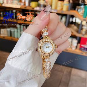 Montre connectée ultra-luxe élégante ultra-fine pour femme avec suivi de l'oxygène sanguin - Product Image 6