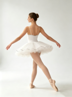 Justaucorps court en spandex/nylon blanc pour femmes adultes, avec garniture en strass, bretelles fines, tenue de danse pour la scène et les compétitions
