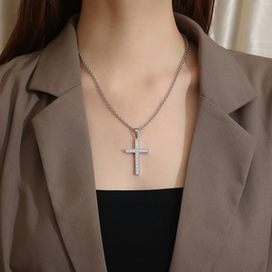Collar con Cruz de Acero Inoxidable con Incrustaciones, Joyería Unisex para Regalo - Product Image 2