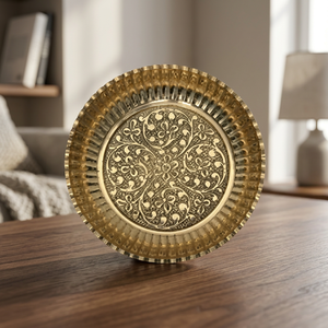 Assiette décorative ronde en métal avec incrustation dorée, gravure artisanale orientale, pour les fêtes - Product Image 3