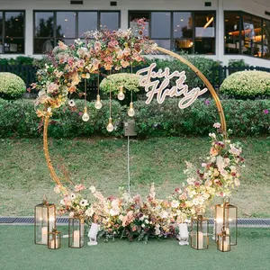 Vente en gros de toile de fond pour décoration de mariage support à gâteau rond fleur piédestal métal or plinthe