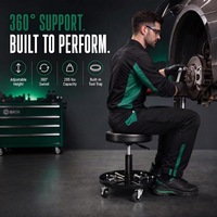 Solution d'atelier intégrée : Armoire à outils avec tapis grillagés et siège roulant pour le detailing