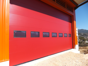 Puerta de metal industrial seccional automática de último diseño Puerta de garaje de fábrica grande con vidrio - Product Image 2