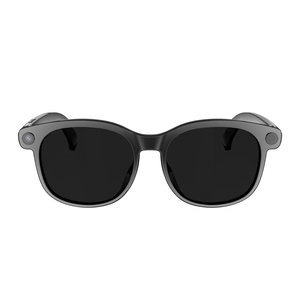 Gafas Inteligentes con Marco de Titanio y Plástico Blanco y Negro con Lentes Oscuras en Exhibidores - Product Image 6