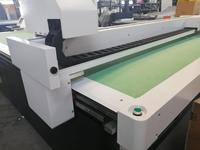 Machine de découpe de cuir artificiel en PU véritable d'occasion avec lames oscillantes CNC pour couteau vibrant, semelles intérieures de sacs et de tapis de voiture