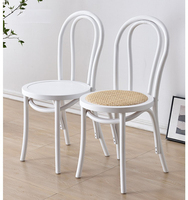 Chaise de salle à manger en bois de mahogany massif de style français américain moderne avec dossier en rotin, design durable pour usage commercial, hôtel, bar