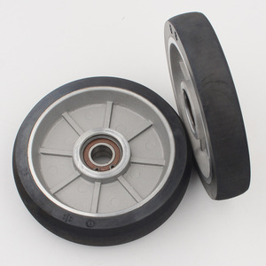 Rouleau de guidage d'ascenseur ThyssenKrupp 150x38x27mm, métal industriel rond pour pièces d'ascenseur - Product Image 1