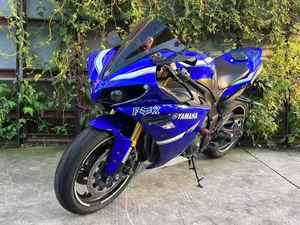 <span class=keywords><strong>Moto</strong></span> sportive <span class=keywords><strong>Yamaha</strong></span> YZF-R1 1000cc à quatre cylindres en ligne refroidie par eau - Product Image 3