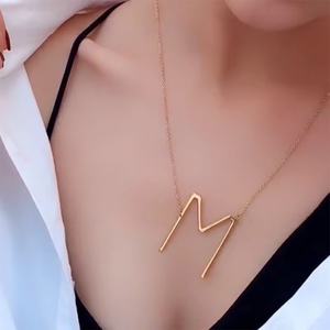 Colliers pendentifs alphabet tendance 26 lettres anglaises pour femmes, bijoux personnalisés - Product Image 4