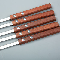 Koubideh 페르시아 브라질 kabob를 위한 목제 손잡이를 가진 큰 스테인리스 bbq 꼬치