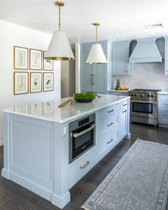 خزائن أثاث مطبخ خشبية من الخشب الصلب بتصميم عصري فاخر ولون فاتح - Product Image 5