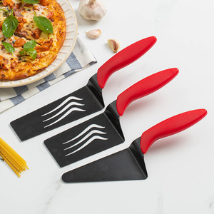 Spatule triangulaire <span class=keywords><strong>pour</strong></span> servir les gâteaux et les pizzas, <span class=keywords><strong>support</strong></span> à tarte, spatule à dentelure, coupe-<span class=keywords><strong>pizza</strong></span> en acier inoxydable, manche en plastique - Product Image 1