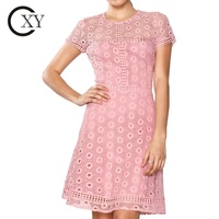 Personnalisez dames élégante robe en dentelle semi transparente courte robe de graduation en dentelle blanche