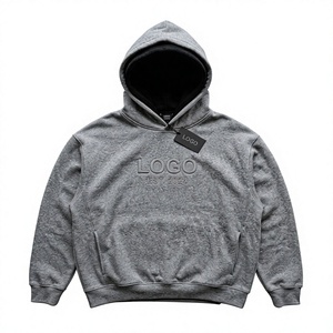 Sudadera con Capucha Negra para Hombre, Estilo Urbano Oversize con Tirantes y Dobladillo Deshilachado, Diseño de Logotipo Frontal en Color Sólido - Product Image 2