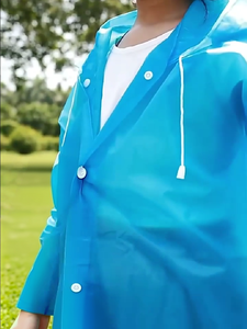 เสื้อกันฝนแบบใช้แล้วทิ้ง PE แบบกำหนดเองได้ ใช้ซ้ำได้ สำหรับผู้ใหญ่ พกพาสะดวก ใช้สำหรับเดินทางกลางแจ้ง - Product Image 4