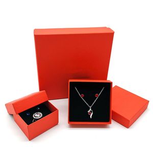 กล่องกระดาษแข็งพิมพ์ลายแบบกำหนดเองสำหรับใส่เครื่องประดับ ยี่ห้อ Everwin ผลิตจากวัสดุรักษ์โลก พร้อมซับในกำมะหยี่ รูปทรงสี่เหลี่ยมผืนผ้า ฝาปิดฐานสี่เหลี่ยม ลายพิมพ์แบบสี่เหลี่ยม ขายส่ง - Product Image 4