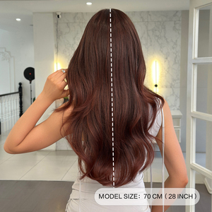 Pelucas de Cabello Sintético Largo y Ondulado Marrón Castaño de 28 Pulgadas con Flequillo Cortina, Fibra Resistente al Calor, Aspecto Natural Mate - Product Image 4