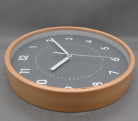 Jam Dinding Kayu Bulat 10 Inci dengan Desain Latar Belakang Kustom
