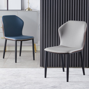 <span class=keywords><strong>Sedie</strong></span> da Pranzo Ergonomiche con Imbottitura in Schiuma ad Alta Densità, Schienale Confortevole, Rivestimento in <span class=keywords><strong>Ecopelle</strong></span> e Gambe in Metallo - Product Image 1