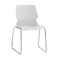 Chaise de salle à manger empilable moderne en plastique coloré sans accoudoirs avec pieds en métal pour les événements, les appartements, les parcs