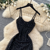 Robe longue de soirée pour femme, ornée de strass, à double bretelles spaghetti, en maille, taille cintrée, avec fente latérale, idéale pour les vacances d'été