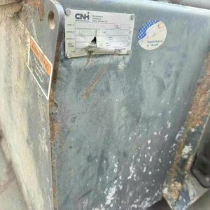 Chargeuse sur pneus SR175 d'<span class=keywords><strong>occasion</strong></span>, capacité nominale 790 kg, moteur Cummins d'origine américaine, état de fonctionnement impeccable, adaptée à divers sites. - Product Image 3