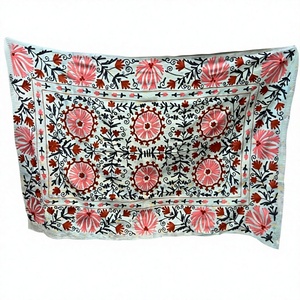 Cubrecama Suzani Kantha Vintage, Bordado a Mano, Estilo Bohemio, No Tejido, 100% Algodón, para Sofá - Product Image 3