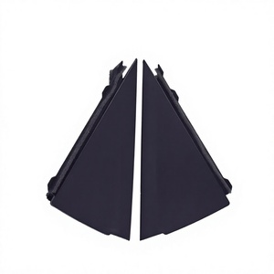 Plaque triangulaire noire en plastique pour vitre latérale de porte arrière de voiture, design minimaliste gauche et droit - Product Image 5