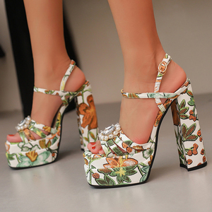 Sandales à plateforme épaisse pour femmes, imprimé floral coloré, bout carré, talons hauts épais, chaussures à bride cheville ornée de fleurs et de perles - Product Image 1