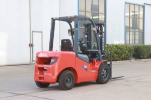 Montacargas Diésel Nuevo de 3 Toneladas con Altura de Elevación de 3.5 Toneladas, Mástil de Dos/Tres Etapas, Neumáticos Sólidos/Neumáticos, en Venta - Product Image 3