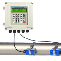 Medidor de Flujo Ultrasónico de Abrazadera con Pantalla LCD para Agua, Medición No Invasiva, Digital, Preciso al 1%R, Acero Inoxidable, Montaje en Pared