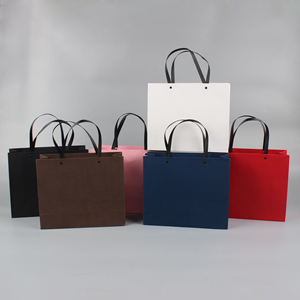 Bolsas de Regalo de Papel Kraft Blanco con Asas de Cuerda para Ropa, Impresión de Logotipo, Fabricante - Product Image 1