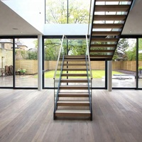 Escalier intérieur moderne en bois Escalier flottant moderne Mono Stringer Escalier droit avec garde-corps en verre trempé transparent
