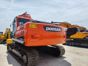 Excavadora de cadenas usada Doosan DX250, modelo 2023, pocas horas, excelente estado, motor, engranajes y rodamientos en venta - Product Image 3