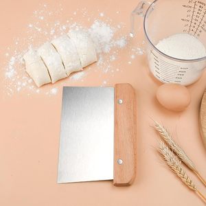 Grattoir à pâte en acier inoxydable de qualité alimentaire avec manche en bois, résistant au lave-vaisselle, outil de pâtisserie - Product Image 3