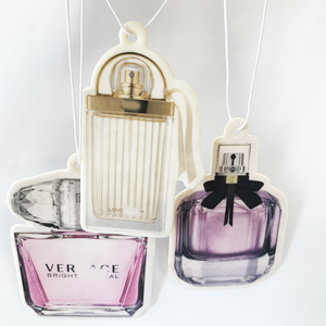 Diffuseurs de parfum pour voiture suspendus personnalisés en gros, coton absorbant, évaporation naturelle, papier longue durée, freesia, poire, rose - Product Image 1