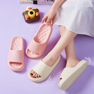 Nuovo tipo <span class=keywords><strong>di</strong></span> <span class=keywords><strong>pantofole</strong></span> morbide per la casa estiva con suola spessa per le donne pantofola per doccia da donna per bagno interno all'ingrosso - Product Image 3