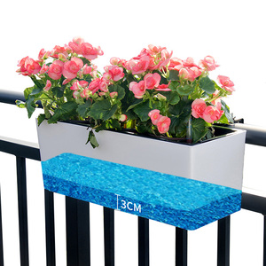 Jardinières rectangulaires en plastique PP auto-arrosantes de 20 pouces pour la maison, le jardin et la terrasse avec crochets et design moderne écologique toutes saisons - Product Image 1