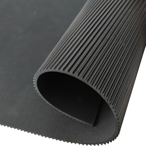 Hoja de goma acanalada triangular antideslizante para exteriores, alfombrilla para suelo de furgoneta y remolque - Product Image 3