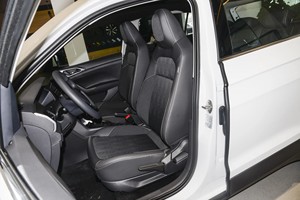 <span class=keywords><strong>T</strong></span>-<span class=keywords><strong>Cross</strong></span> <span class=keywords><strong>2023</strong></span>, SUV de Gasolina 1.5L, Nuevo, 300TSI DSG, Edición Comfort, Volante a la Izquierda, Interior Oscuro, 5 Asientos, Tracción Delantera, en Venta - Product Image 6