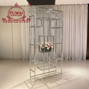 Rak Bar Logam Kuningan Modern FUMAI FURNITURE dengan Rak Kaca untuk Dekorasi Acara Pernikahan - Product Image 5