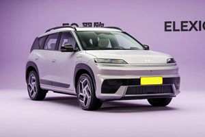 SUV <span class=keywords><strong>Kona</strong></span> FWD Turbo <span class=keywords><strong>2018</strong></span> Económico con Bajo Kilometraje, Techo Panorámico, Suministro al por Mayor para Tiendas de Autos Regionales - Product Image 5