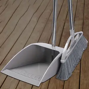 ไม้กวาดครัว Dustpan และชุดแปรงไม้กวาดปัดในร่มสําหรับพื้นบ้าน